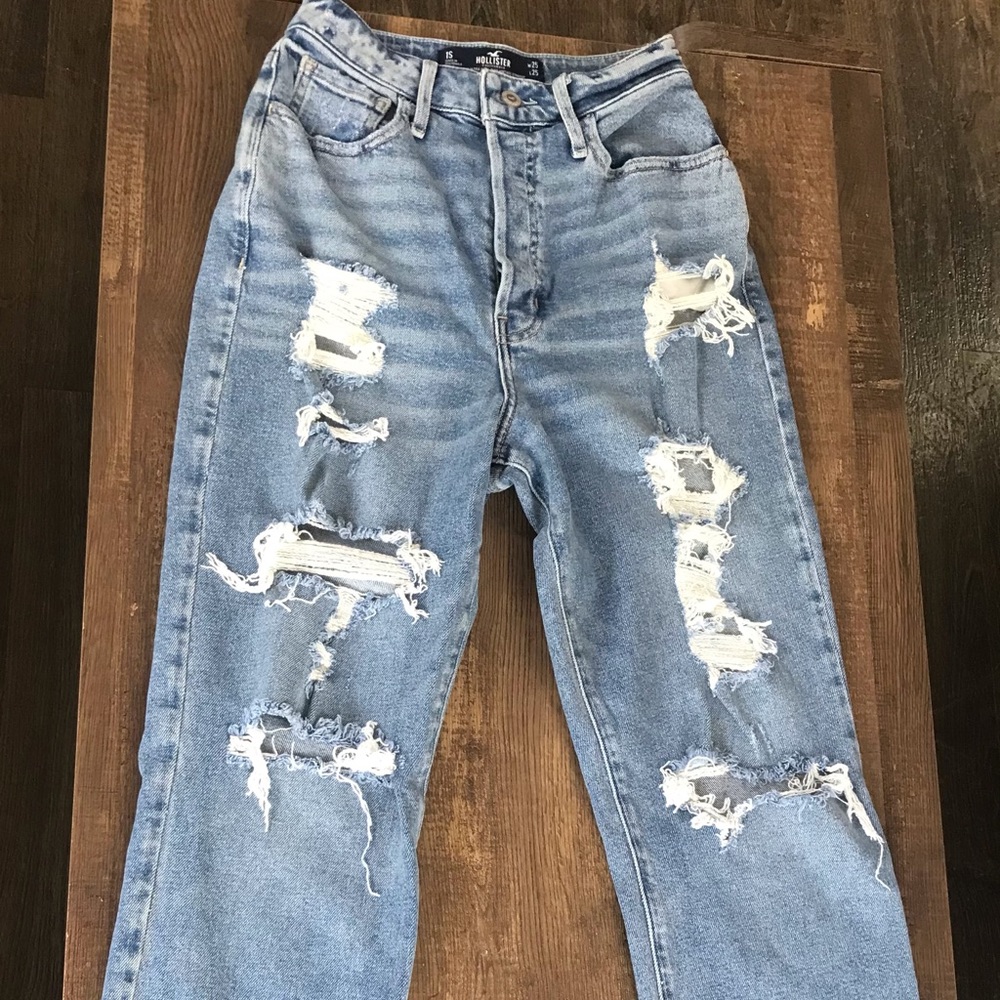 😍Hollister Straight Leg Ultra High-Rise😍
